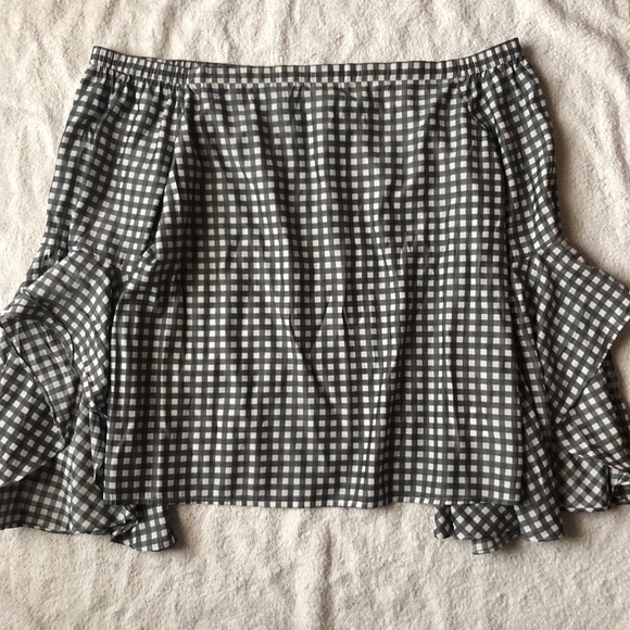 Gingham Print Ruffled Top - Picture 4 of 6